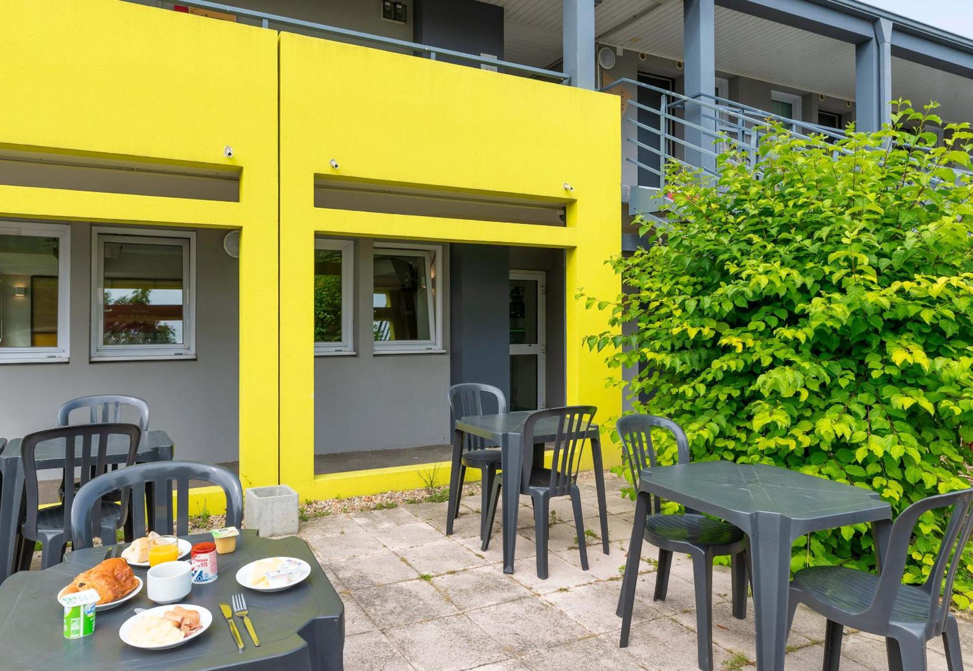 B&B Hotel Troyes Barberey Bagian luar foto