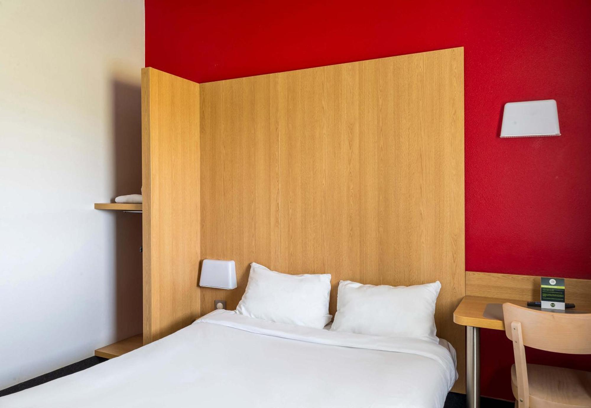 B&B Hotel Troyes Barberey Bagian luar foto