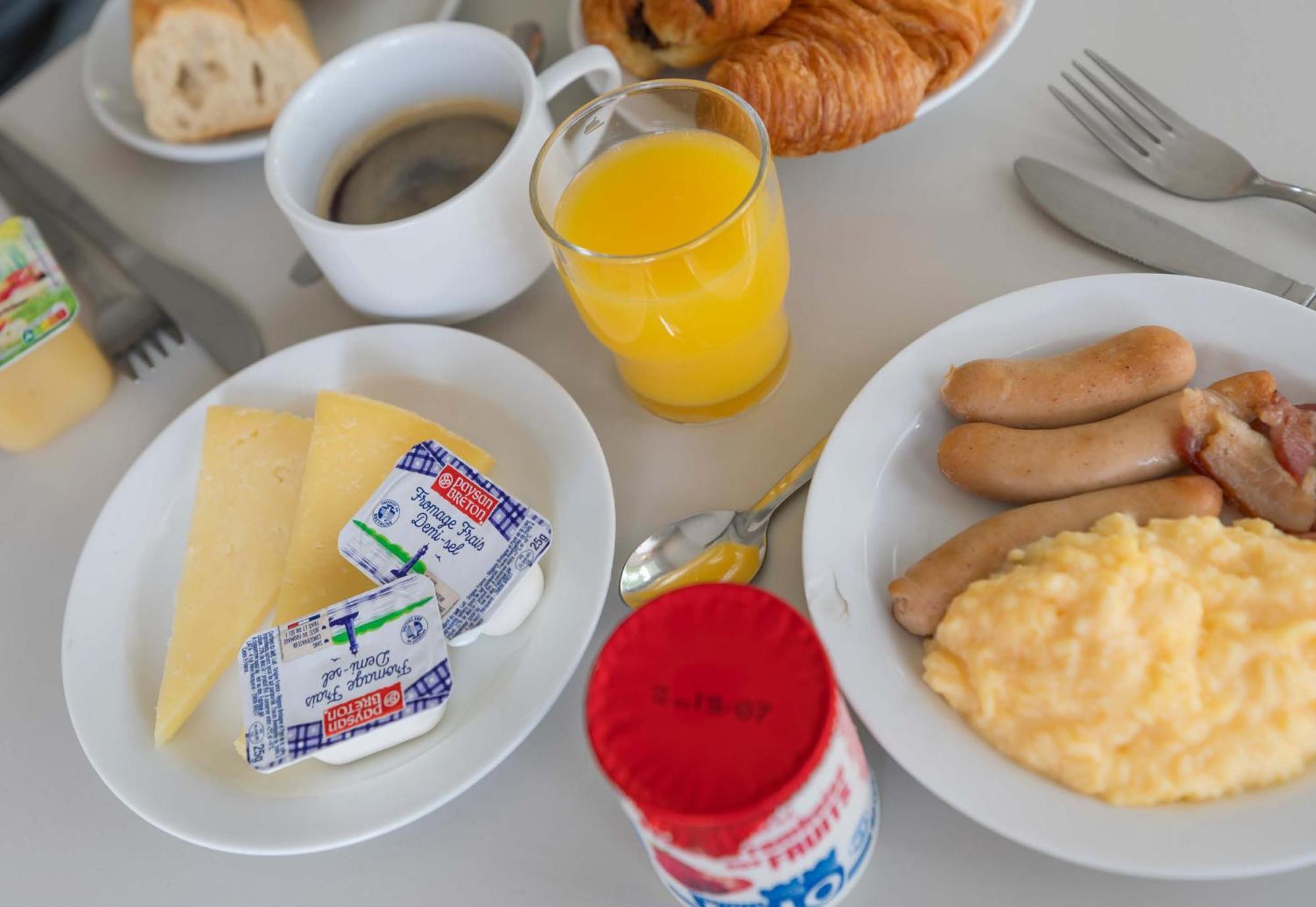B&B Hotel Troyes Barberey Bagian luar foto