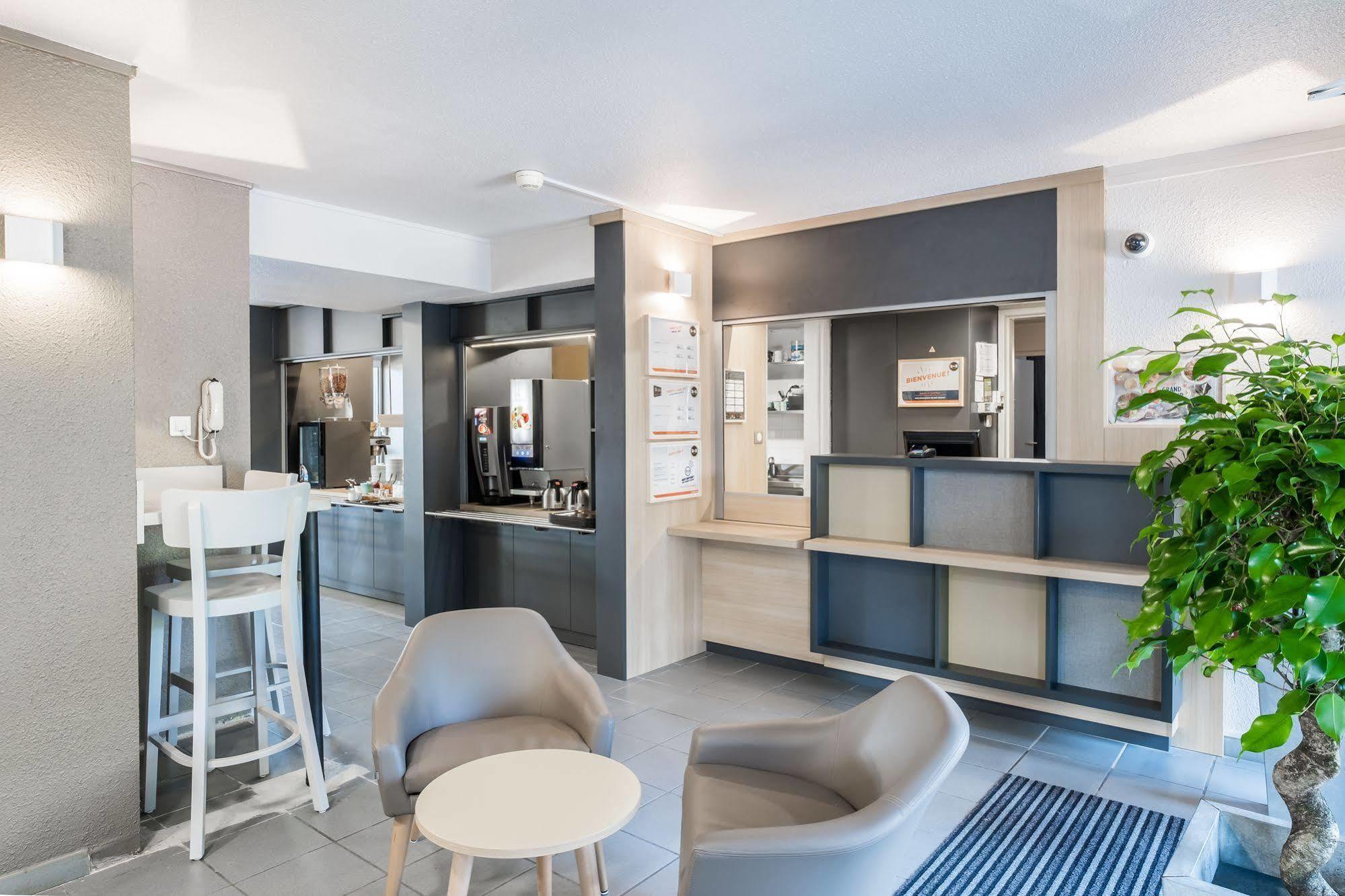 B&B Hotel Troyes Barberey Bagian luar foto