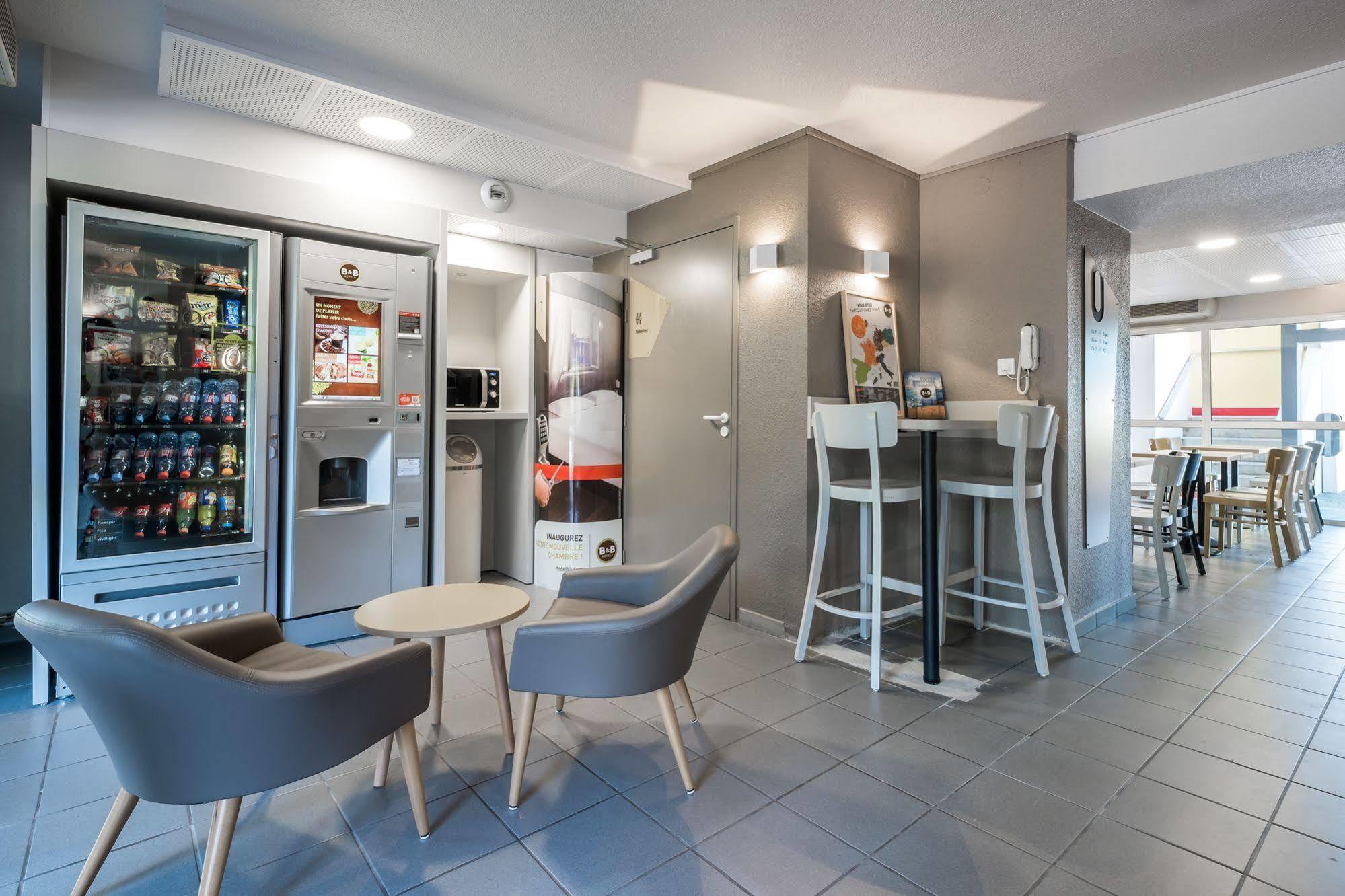 B&B Hotel Troyes Barberey Bagian luar foto