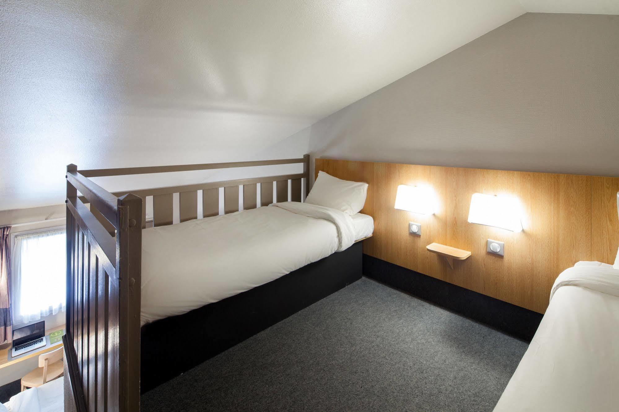 B&B Hotel Troyes Barberey Bagian luar foto