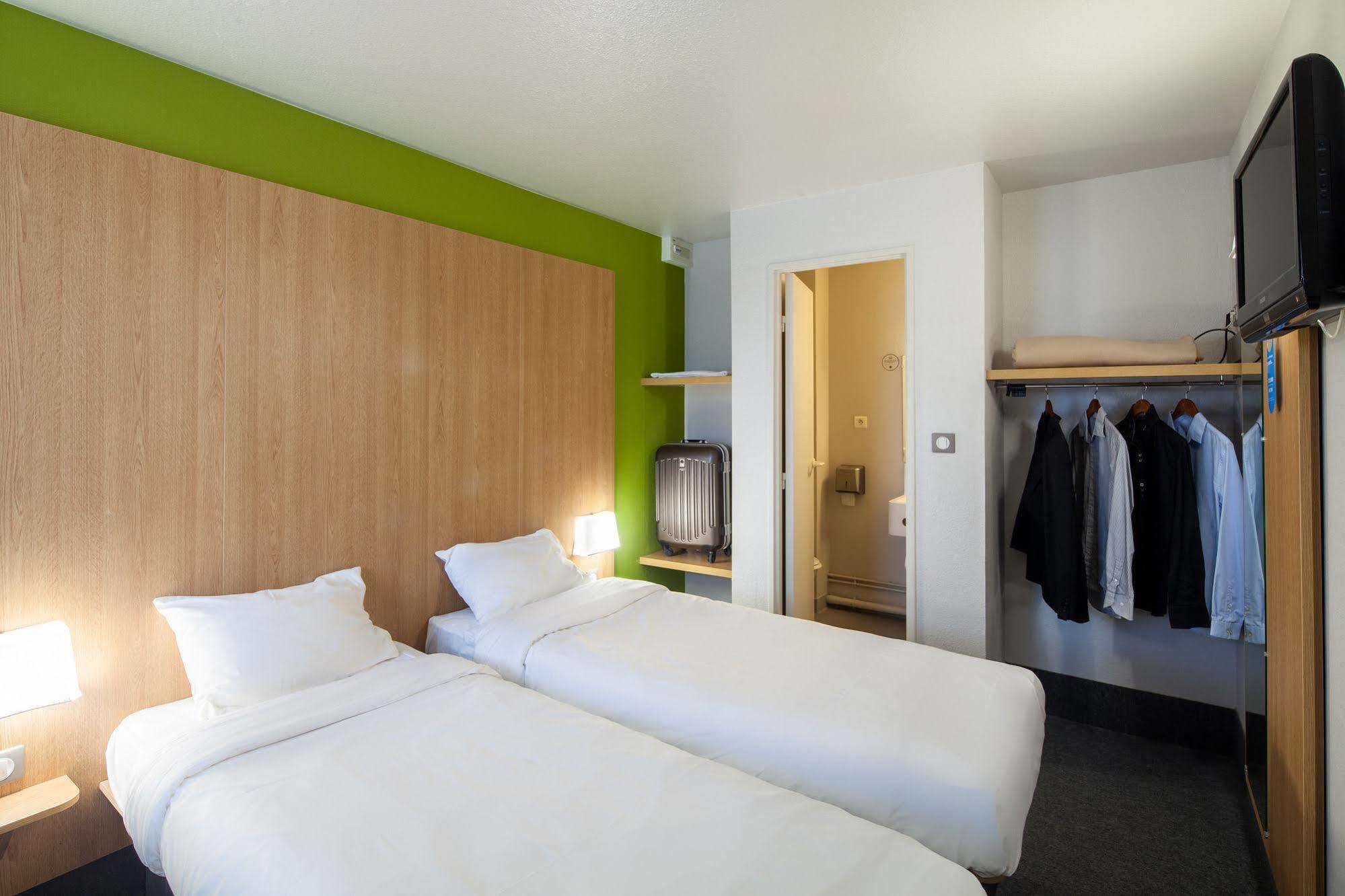 B&B Hotel Troyes Barberey Bagian luar foto