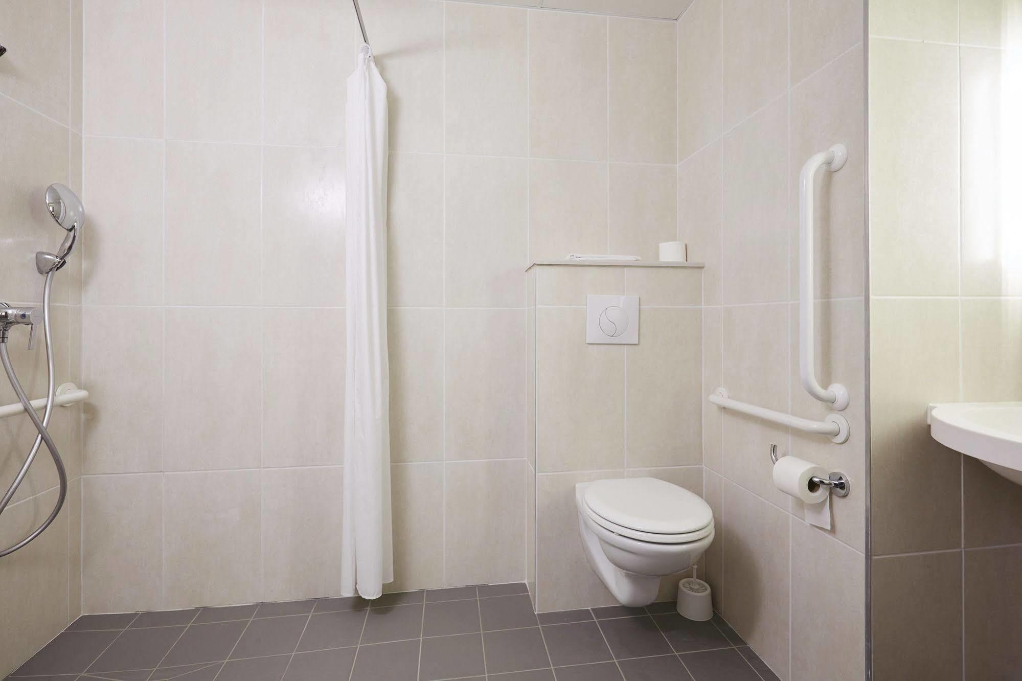 B&B Hotel Troyes Barberey Bagian luar foto