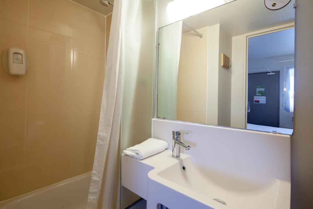 B&B Hotel Troyes Barberey Bagian luar foto